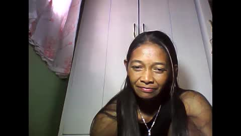 Snapshot of vixen_lina chatting on 05/15/26, 06:20 vixen_lina online show from 05/15/26, 06:20