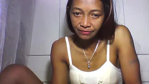Snapshot of vixen_lina chatting on 06/18/26, 01:04 vixen_lina online show from 06/18/26, 01:04