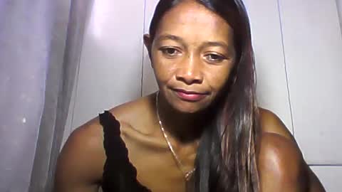 Snapshot of vixen_lina chatting on 06/22/26, 06:10 vixen_lina online show from 06/22/26, 06:10