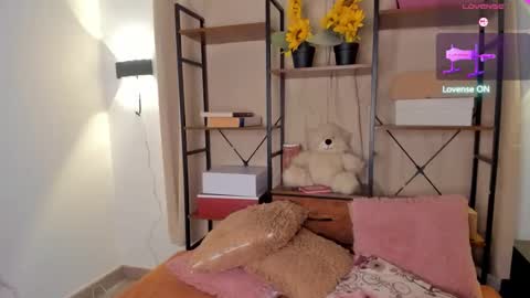 Snapshot of vixenia chatting on 03/25/26, 12:49 Vixenia online show from 03/25/26, 12:49