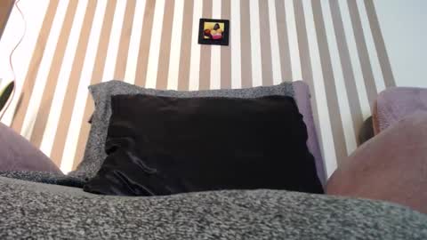 vixenn_ online show from 12/15/25, 11:20