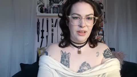Snapshot of vixinvvitch chatting on 05/06/26, 03:06 VIXIN online show from 05/06/26, 03:06