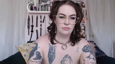 Snapshot of vixinvvitch chatting on 06/09/26, 03:56 VIXIN online show from 06/09/26, 03:56