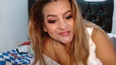 Venus online show from 12/02/25, 01:00