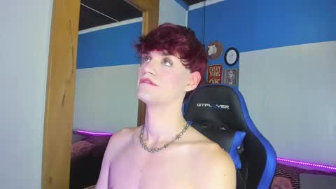 Snapshot of vladhellsing4 chatting on 01/02/25, 02:02 Vlad online show from 01/02/25, 02:02