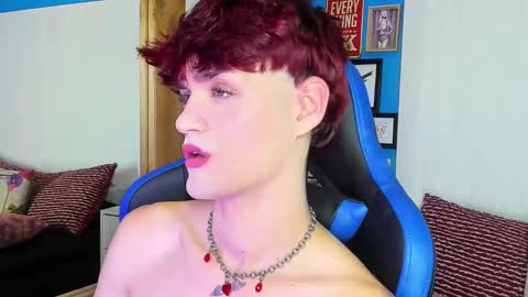 Snapshot of vladhellsing4 chatting on 01/07/25, 01:57 Vlad online show from 01/07/25, 01:57