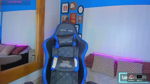 Snapshot of vladhellsing4 chatting on 02/07/25, 02:47 Vlad online show from 02/07/25, 02:47