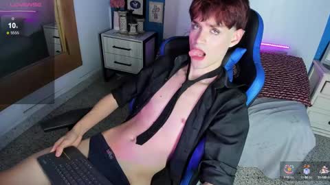 Snapshot of vladhellsing4 chatting on 02/08/25, 06:22 Vlad online show from 02/08/25, 06:22