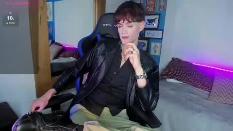 Snapshot of vladhellsing4 chatting on 02/12/25, 02:32 Vlad online show from 02/12/25, 02:32