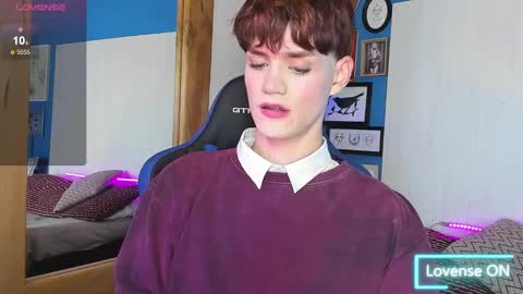 Snapshot of vladhellsing4 chatting on 02/13/25, 02:09 Vlad online show from 02/13/25, 02:09