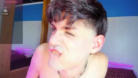 Snapshot of vladhellsing4 chatting on 02/21/25, 06:26 Vlad online show from 02/21/25, 06:26