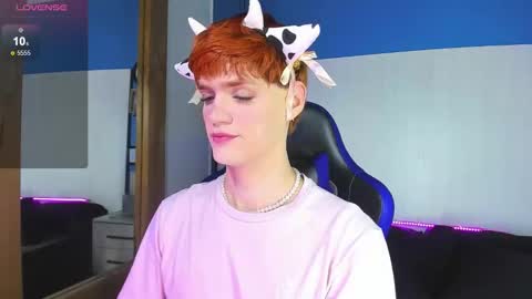 Snapshot of vladhellsing4 chatting on 09/12/25, 02:06 Vlad online show from 09/12/25, 02:06