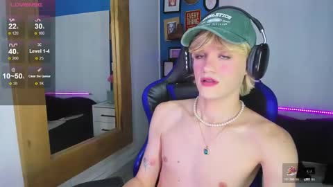 Snapshot of vladhellsing4 chatting on 09/17/25, 02:41 Vlad online show from 09/17/25, 02:41