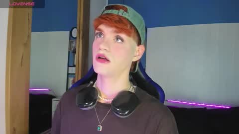 Snapshot of vladhellsing4 chatting on 10/05/25, 02:59 Vlad online show from 10/05/25, 02:59