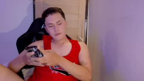 Snapshot of vladimir02_ chatting on 06/16/26, 06:49 Vlad online show from 06/16/26, 06:49