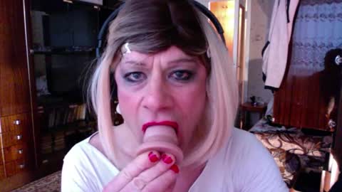 Snapshot of vladiskin chatting on 02/03/26, 06:22 Violetta Elysia online show from 02/03/26, 06:22