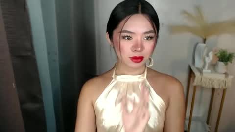 Snapshot of voganmarie chatting on 06/05/26, 05:07 voganmarie online show from 06/05/26, 05:07