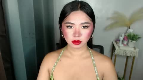 Snapshot of voganmarie chatting on 06/07/26, 06:33 voganmarie online show from 06/07/26, 06:33