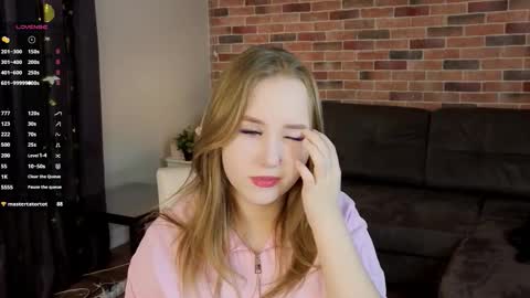 Snapshot of voidelaris chatting on 01/08/26, 06:21 Elaris online show from 01/08/26, 06:21