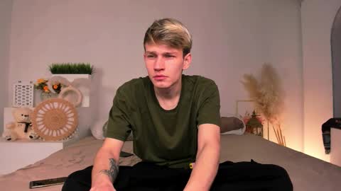 Snapshot of volan_starts chatting on 02/15/26, 04:09 Dan online show from 02/15/26, 04:09