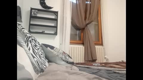 Snapshot of volpecesare419 chatting on 02/23/25, 04:35 volpecesare419 online show from 02/23/25, 04:35