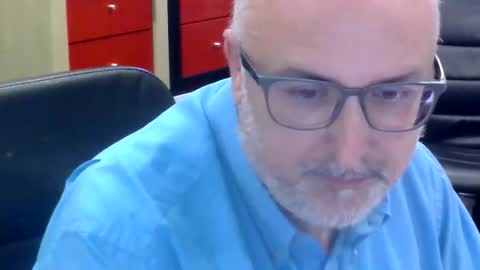 Snapshot of volpi72 chatting on 05/19/26, 06:58 volpi72 online show from 05/19/26, 06:58