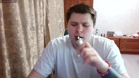 Snapshot of volshebnik_130 chatting on 03/21/26, 10:02 Volshebnik1302 online show from 03/21/26, 10:02