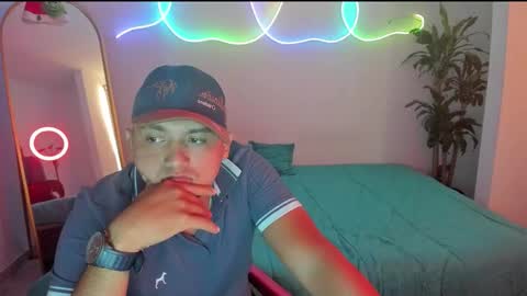 volt_boy57 online show from 12/18/25, 05:41