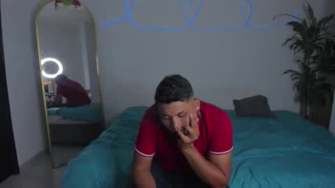 volt_boy57 online show from 12/22/25, 08:11