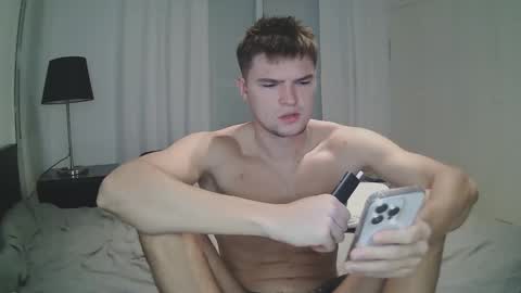 Snapshot of vouvoucouple chatting on 12/03/24, 06:28 Tim online show from 12/03/24, 06:28