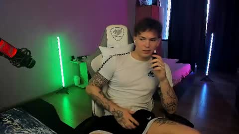 Snapshot of vova_belkin_ chatting on 07/27/26, 11:17 vova online show from 07/27/26, 11:17