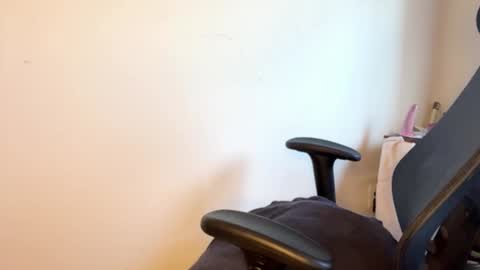 Snapshot of vvikki696996 chatting on 12/12/24, 07:26  Vikki y Valeria  online show from 12/12/24, 07:26