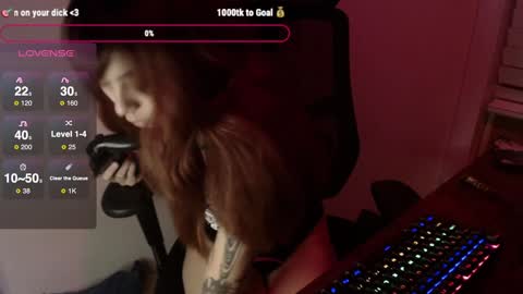 Snapshot of vvikki696996 chatting on 01/03/25, 10:41  Vikki y Valeria  online show from 01/03/25, 10:41