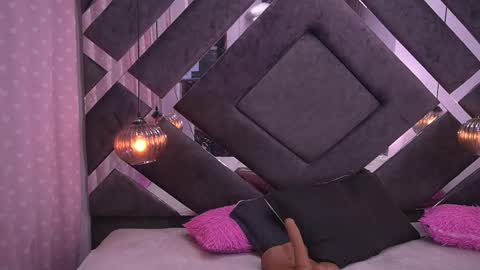 Violeta online show from 02/12/25, 03:07