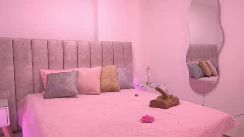 Violeta online show from 11/22/25, 03:16