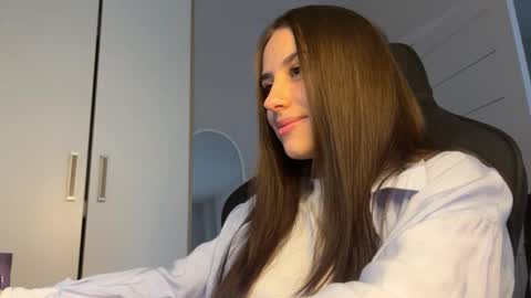 Snapshot of vx_arina chatting on 03/06/26, 09:06 Arina online show from 03/06/26, 09:06