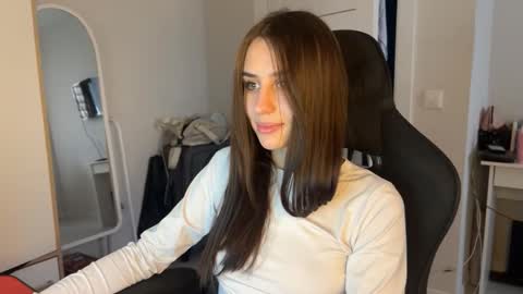 Snapshot of vx_arina chatting on 03/17/26, 10:40 Arina online show from 03/17/26, 10:40