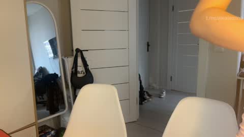 Snapshot of vx_arina chatting on 05/23/26, 09:35 Arina online show from 05/23/26, 09:35