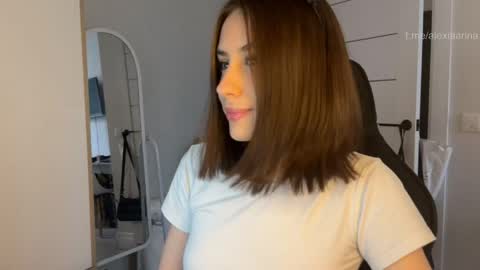 Snapshot of vx_arina chatting on 05/31/26, 09:27 Arina online show from 05/31/26, 09:27