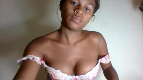 Snapshot of vynarahot chatting on 05/01/26, 10:36 vynarahot online show from 05/01/26, 10:36