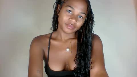 Snapshot of vynarahot chatting on 05/05/26, 07:27 vynarahot online show from 05/05/26, 07:27