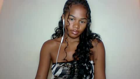 Snapshot of vynarahot chatting on 05/10/26, 04:50 vynarahot online show from 05/10/26, 04:50