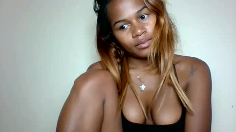 Snapshot of vynarahot chatting on 05/30/26, 10:45 vynarahot online show from 05/30/26, 10:45