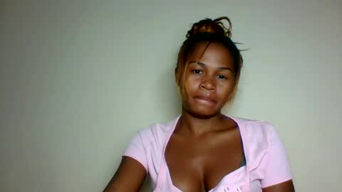 Snapshot of vynarahot chatting on 06/12/26, 06:51 vynarahot online show from 06/12/26, 06:51