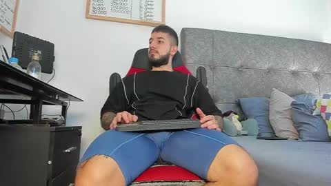 vyxen_ online show from 03/19/26, 08:24