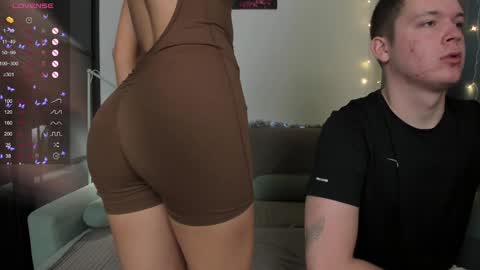 Snapshot of w_______ chatting on 12/29/24, 08:48 Nicole Johny online show from 12/29/24, 08:48