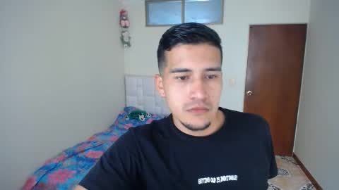 Snapshot of wade_wil chatting on 06/01/26, 08:43 wade and antonella online show from 06/01/26, 08:43