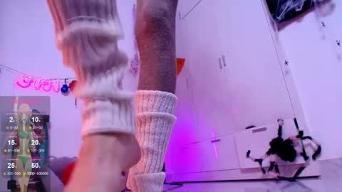 Waifu exe online show from 11/10/25, 05:39