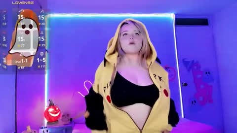   online show from 10/10/25, 04:22