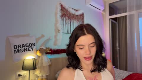 Mia online show from 12/21/24, 11:01